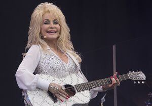 Faith Hill, Dolly Parton And More Getting Hollywood Stars