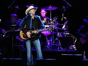 Alan Jackson thanks fans for support following son-in-law’s death