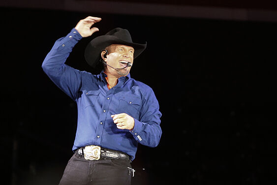 Garth Brooks Previews CBS Notre Dame Concert Special
