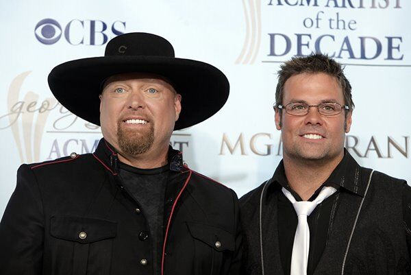 Pilot Error Blamed For Troy Gentry Helicopter Crash