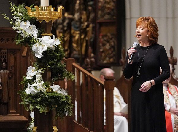 Reba McEntire & The Oak Ridge Boys Sing At George H.W. Bush’s Funeral