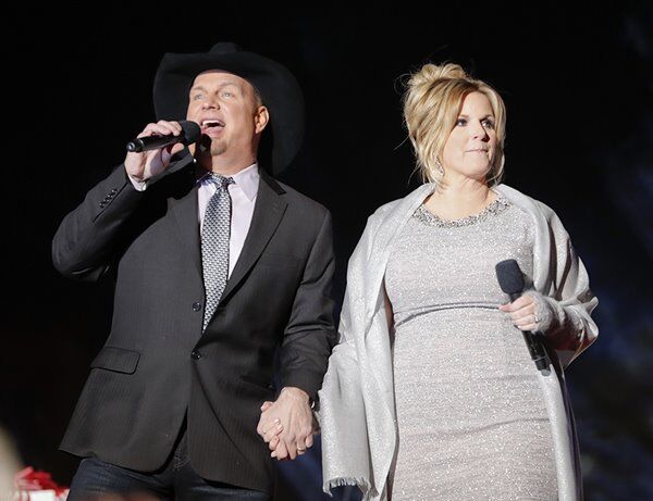 Garth Brooks & Trisha Yearwood Make Surprise Appearance At John Berry Benefit