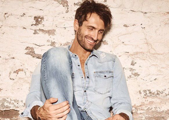 Ryan Hurd Offers Up "Stripped" Version of "To A T"