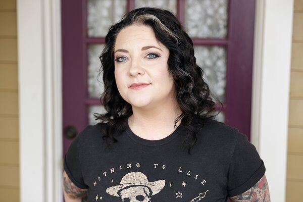 Ashley McBryde Named CMT Breakout Artist Of The Year