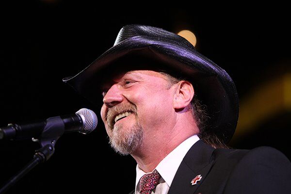 Trace Adkins Announces Christmas Opryland Shows