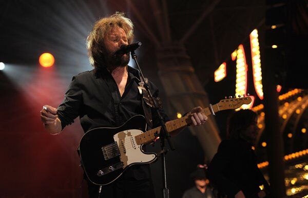 Ronnie Dunn Shares Two New “RE-DUNN” Covers
