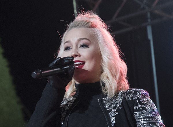 RaeLynn Signs New Deal, Drops New Song
