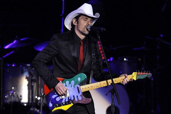 Brad Paisley Feels Connected With Fans Following Zoom Pubcrawl