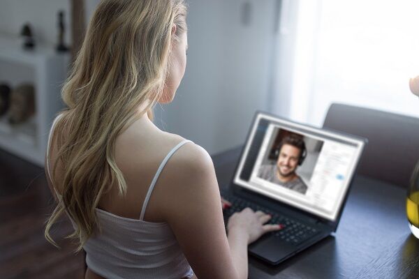 How To Show You’re Interested On A Video Date