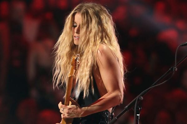Lindsay Ell Announces New Benefit Livestream