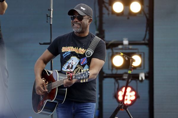 Internet Shocked Darius Rucker Is Singing About Football Team In Hootie Classic