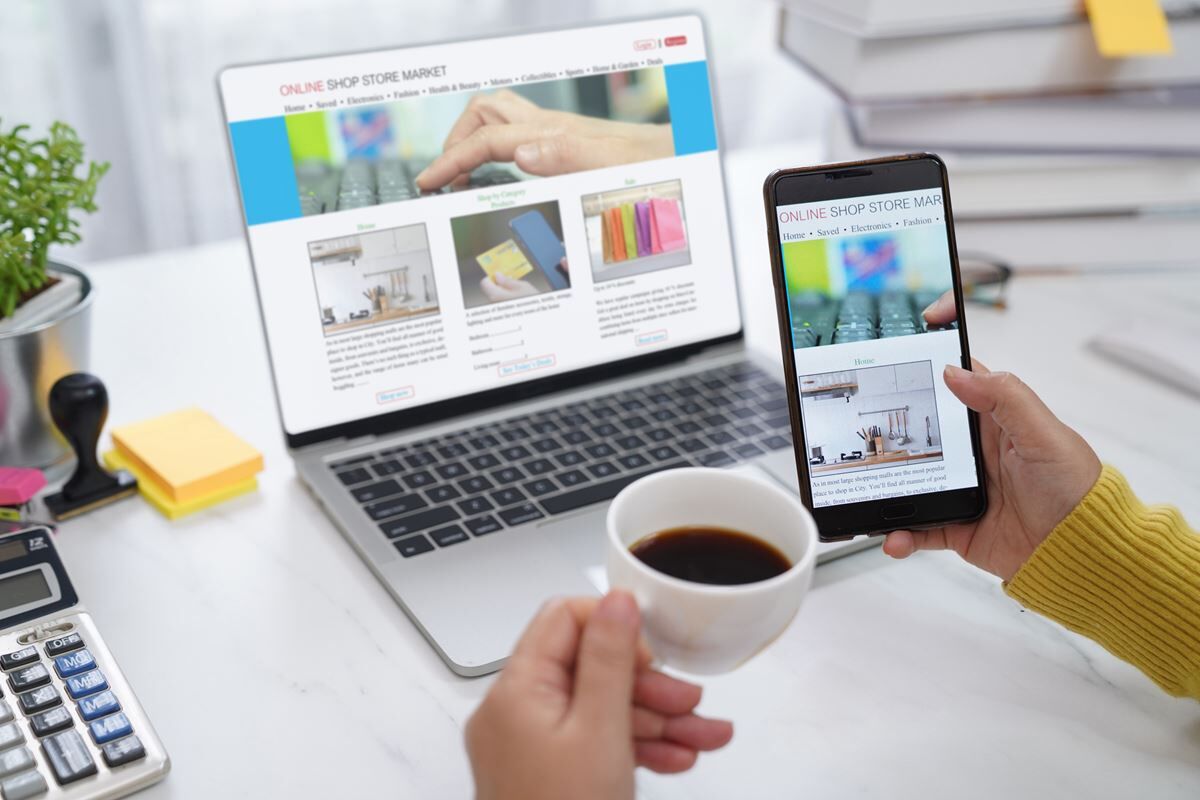display advertising on desktop and mobile device