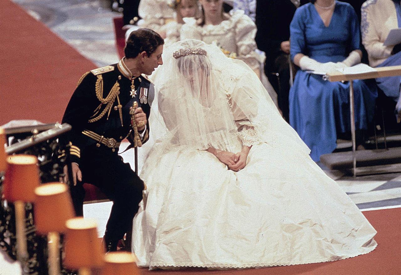 Tiaras Gowns Power Suits Princess Diana S Fashion Moments Am