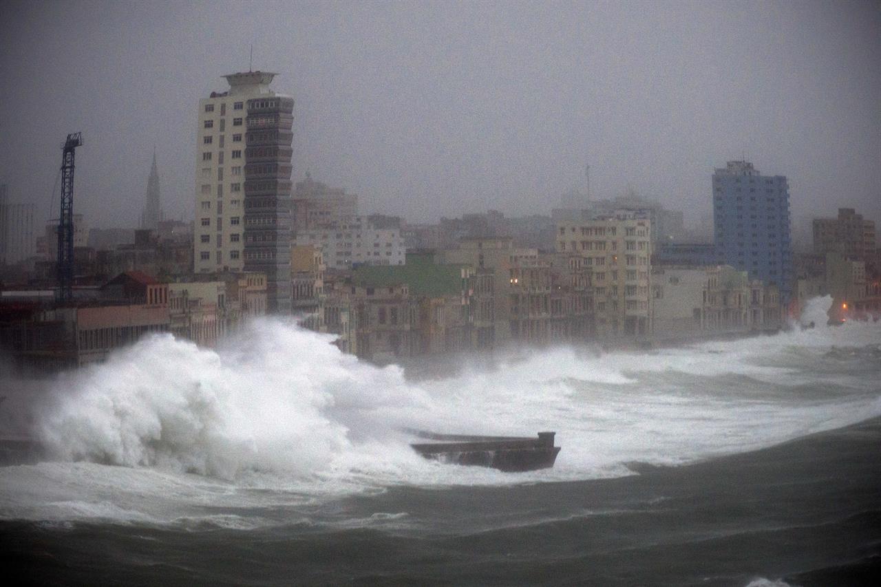 Waves from Irma flood Havana coast even as storm moves away AM 1590