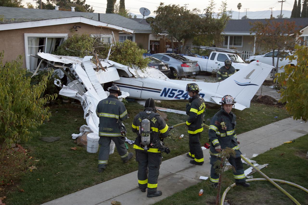 small-plane-crashes-into-home-injuring-3-but-none-on-ground-am-1590-the-answer-seattle-wa