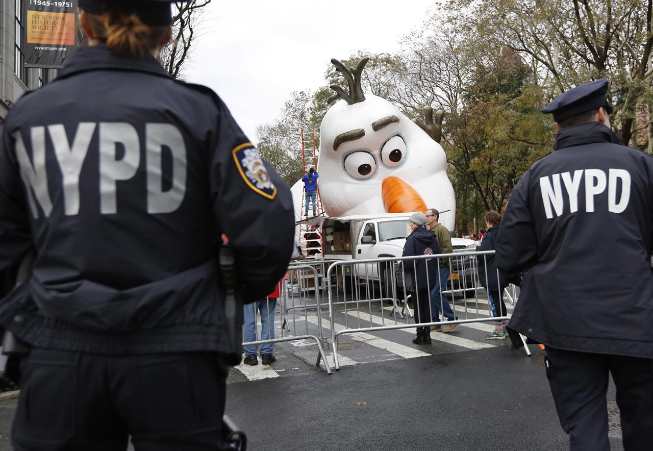 In terror-wary NYC, security tight for Thanksgiving parade | 710 KNUS - Denver, CO