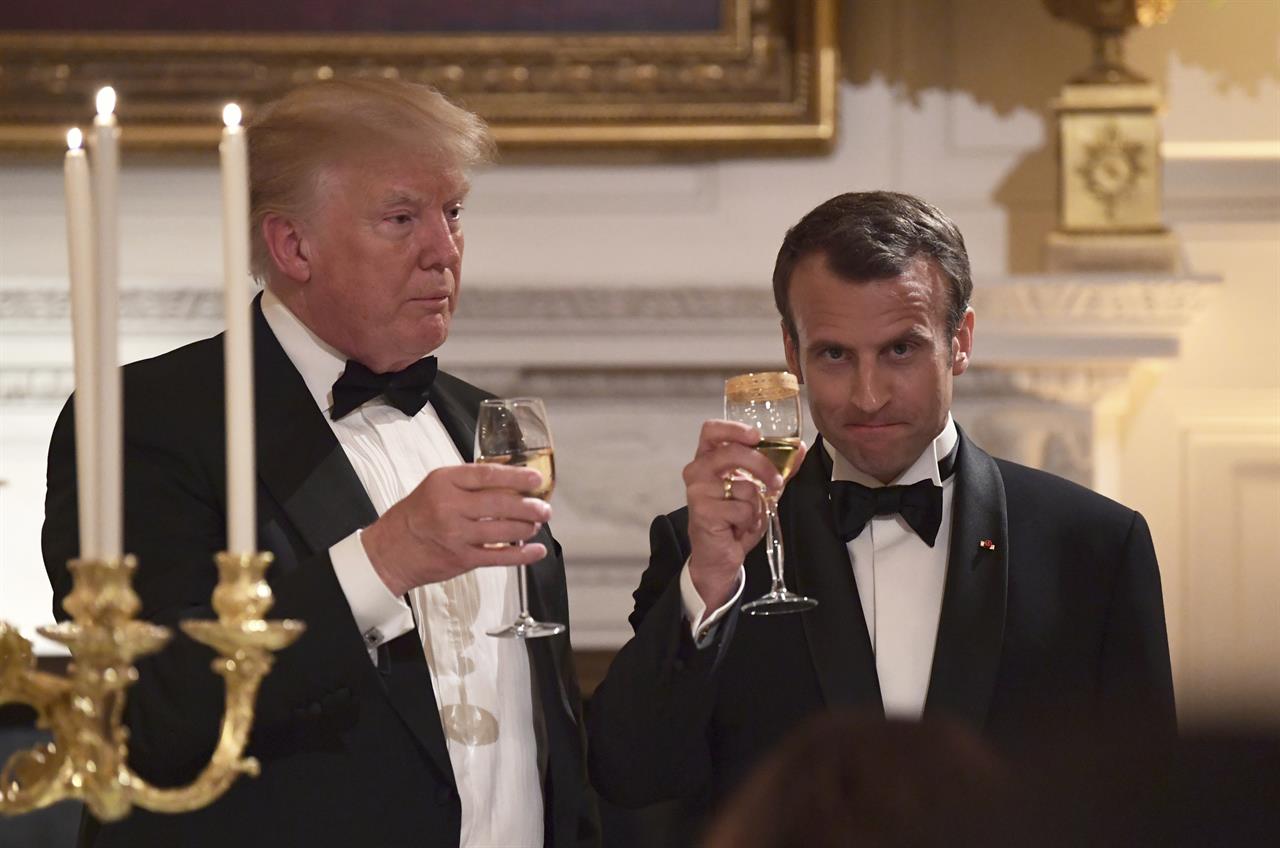 Hasil gambar untuk Remarks: Donald Trump and Emmanuel Macron Toasts at State Dinner / GIF