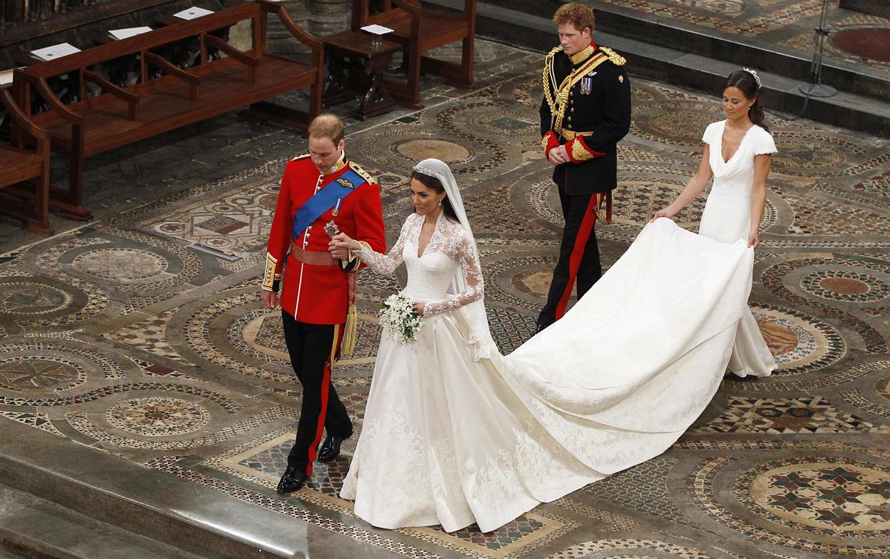 Royal Wedding Dress Will Meghan Go Trendy Or Classic Am 1440