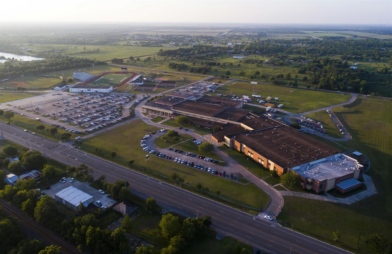 Small Town America | mass school shootings mostly happening in small town Small Town America | mass school shootings mostly happening in small town