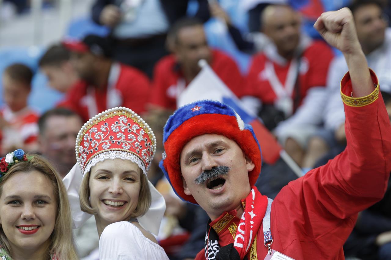 Russian Fans Celebrate Once Maligned Team As Heroes 710