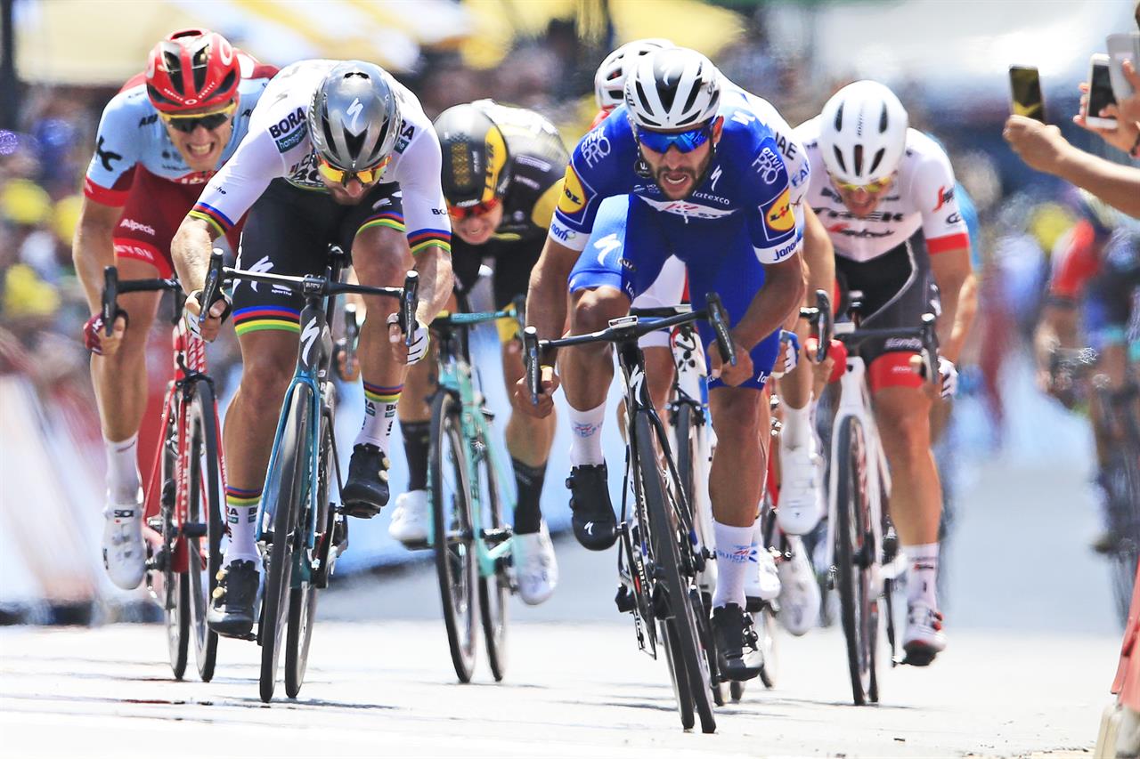 Froome flies off the road into a ditch in opening Tour stage - Columbus, OH