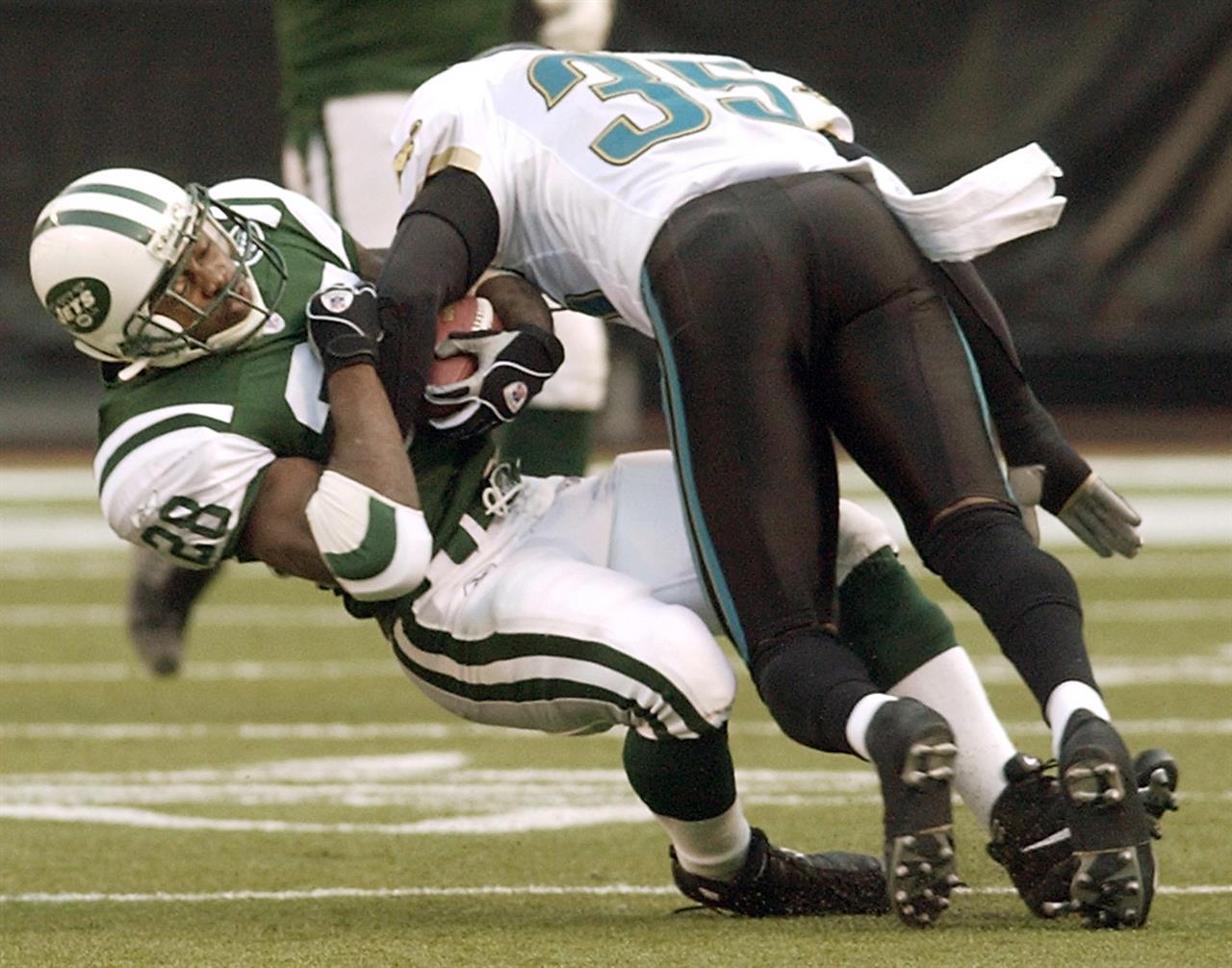 Ex Nfl Players Seek To Educate Current Ones On Helmet Rule