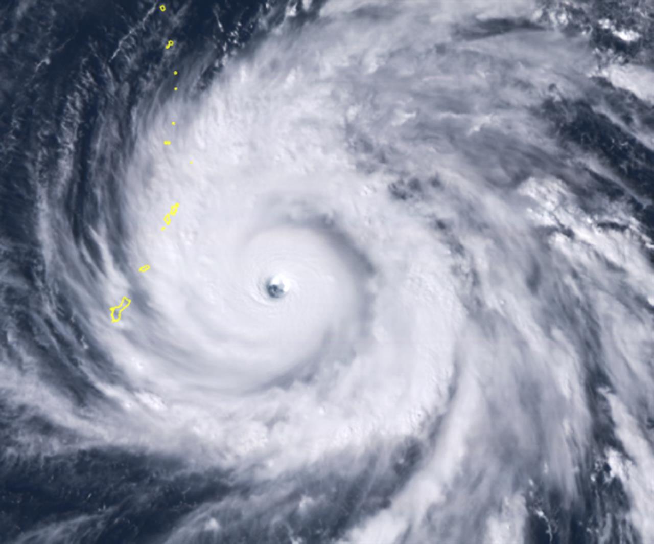 Injuries reported in Marianas after Super Typhoon Yutu hits | Money 105.5 FM ...1280 x 1064