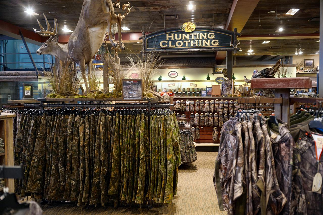 Outdoors stores quietly continue to sell assault weapons