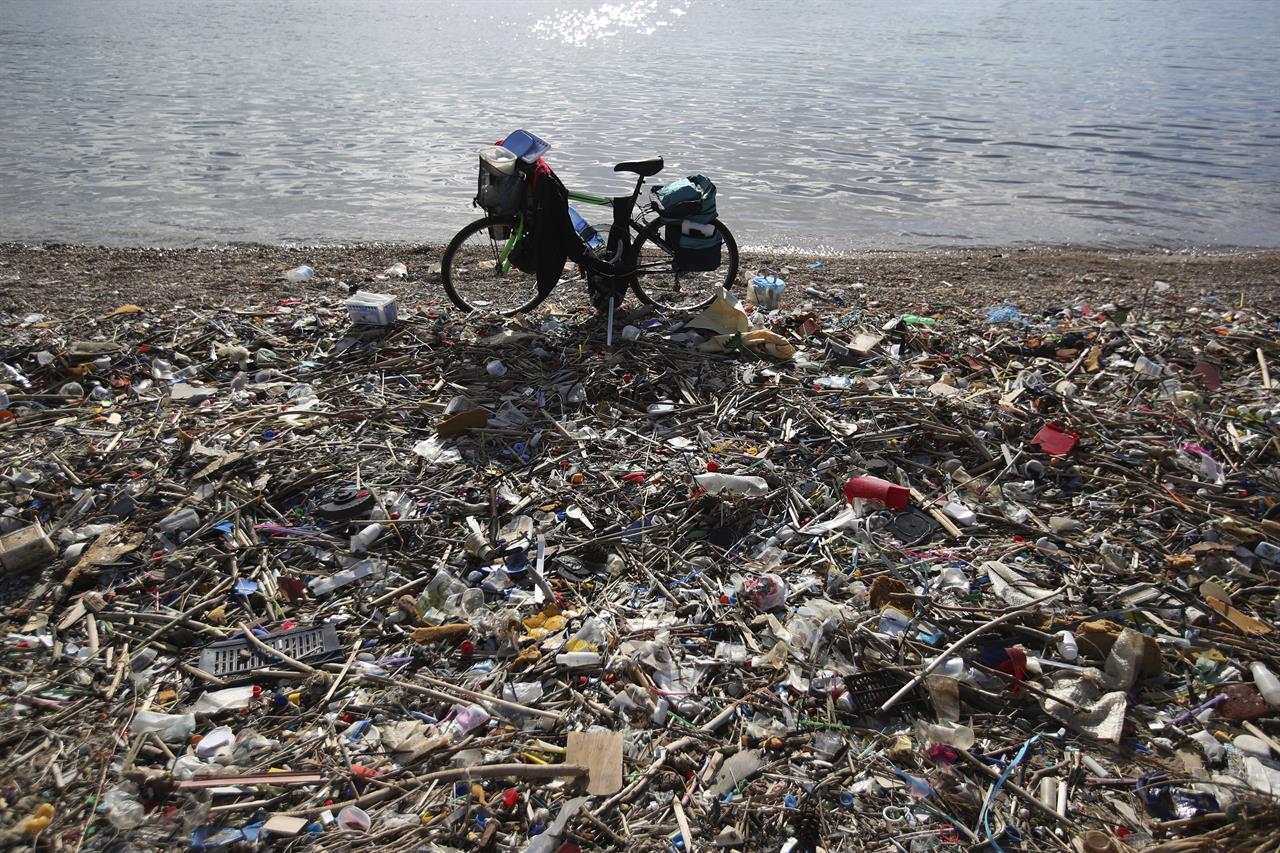 Under the sea: Fighting Greece's plastic trash problem | 710 KNUS