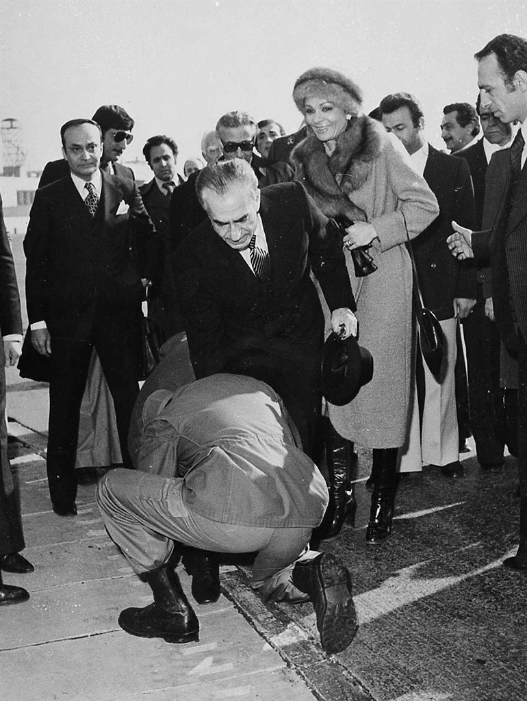 AP WAS THERE: Shah leaves Iran as 1979 revolution looms | The Answer 94