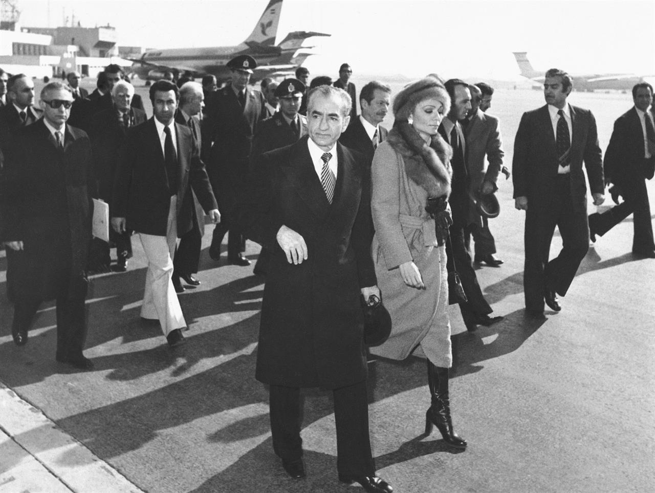 AP WAS THERE: Shah leaves Iran as 1979 revolution looms | The Answer 94