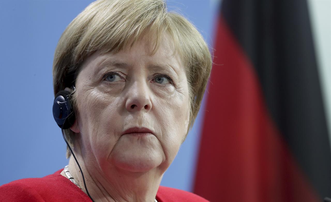 Germany: leader of Merkel party takes over defense ...