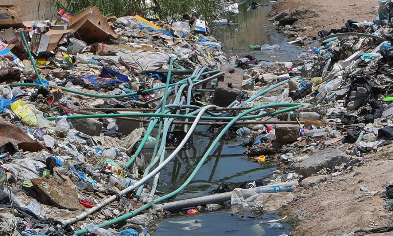 Great pacific garbage patch. Once human загрязнение. Загрязнение рек. Бангладеш купается в мусоре. Грязная вода.
