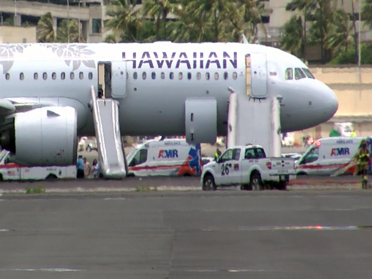 7 Sent To Hospital After Smoke Fills Cabin Of Hawaii Flight The