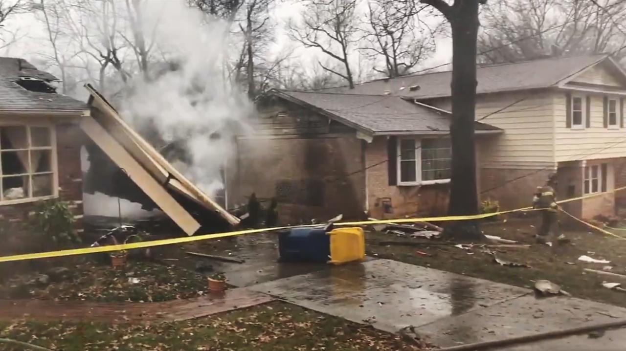 Official 1 Dead From Plane Crash In Maryland Neighborhood The