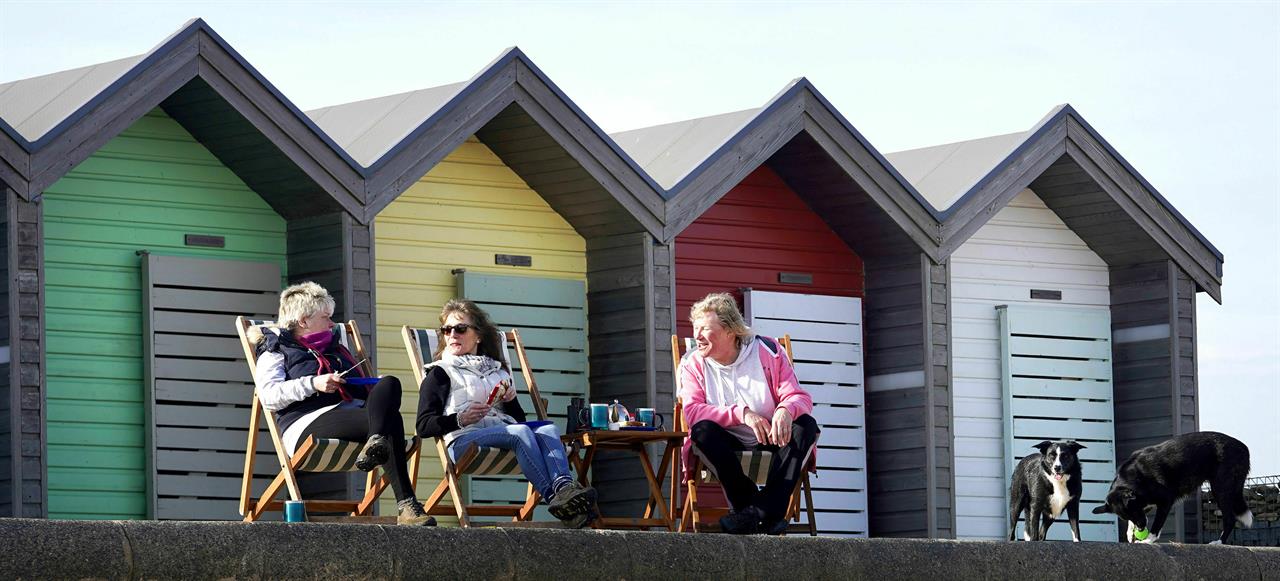 Uk Met Office Measures Warmest February Day On Record 1520 Wbzw Uk Met Office Measures Warmest February Day On Record