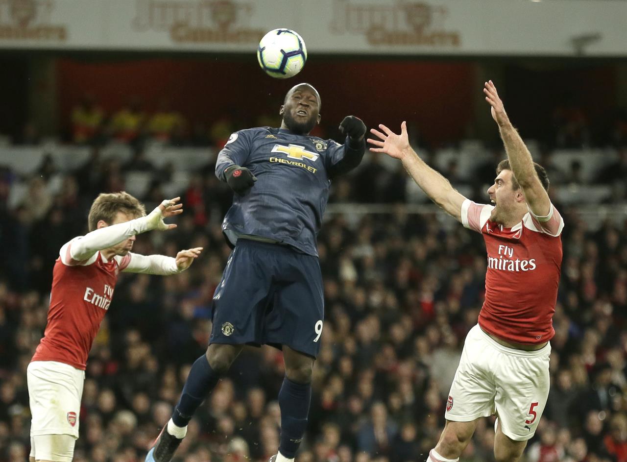 Arsenal beats Man United 12-12 to go 12th in Premier League | KDOW-AM ...