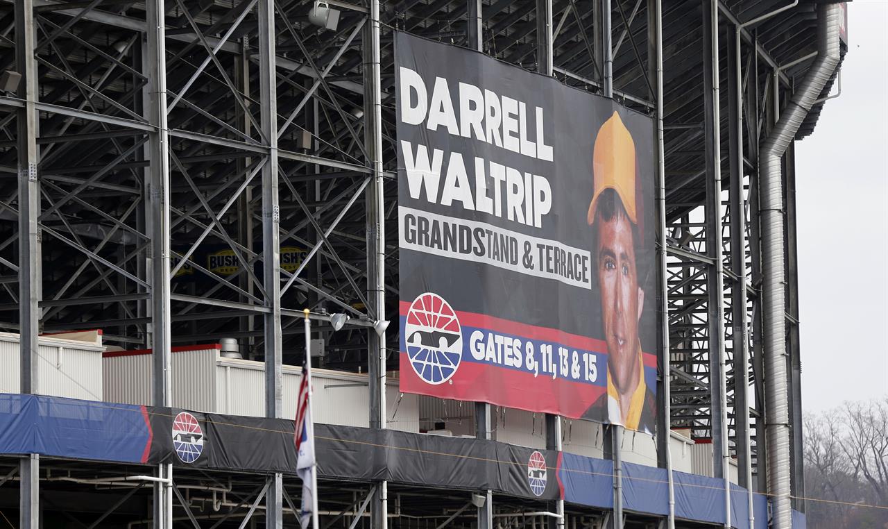 Darrell Waltrip Starts Victory Lap On His 2nd Nascar Career Kdow