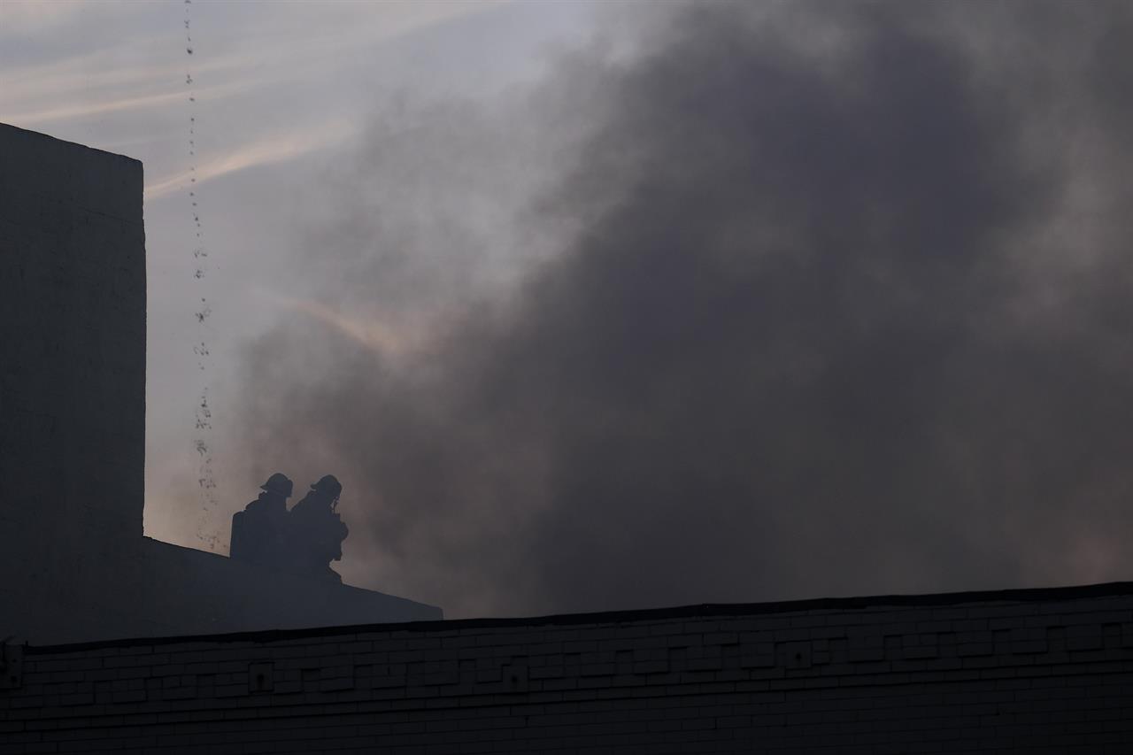 12 Firefighters Injured In Downtown Los Angeles Explosion - EMSEKFLOL.COM